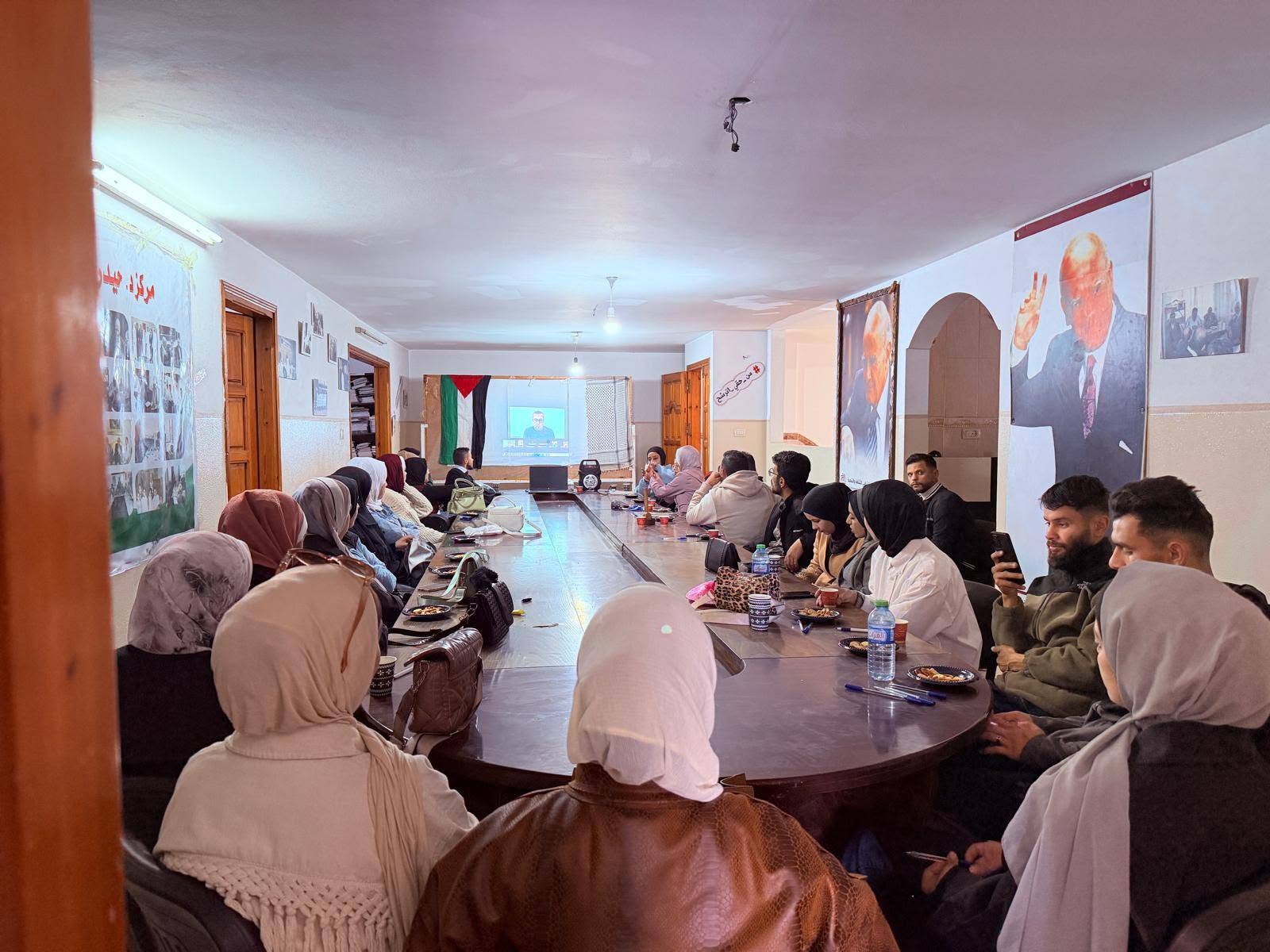 مركز د.حيدر عبد الشافي للثقافة والتنمية ينظم لقاء" حواريا بمناسبة يوم الارض الخالد .
